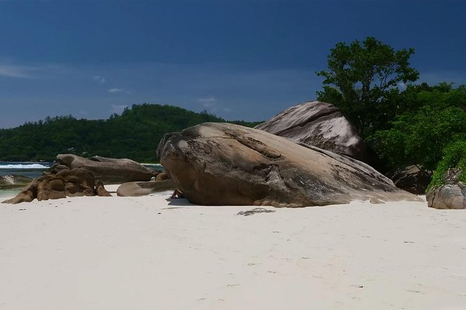 Beautiful island tour 5-6 hours | Mahé, Seychelles | Private Tour - When you want nature and viewpoints: Sauzier Waterfall and Mission Lodge