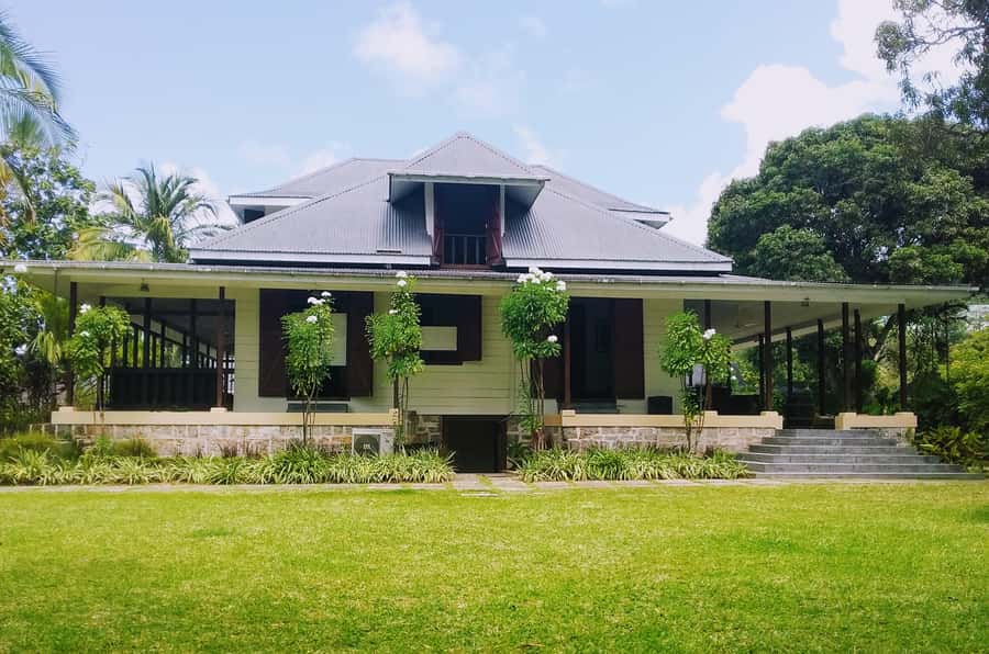 Mahé: Customizable Private Tour of Island with Driver - Victoria on Your Terms: Markets, Temples, Cathedral Area, and Clock Tower Views