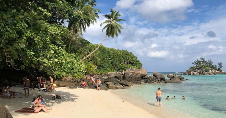 Mahé: Private Customizable Full-Day Tour with Hotel Pickup - Takamaka Rum Distillery: local flavor with a low-stress vibe