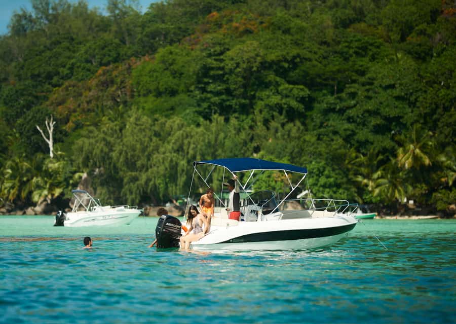Mahe: Private half-day boat trip at the St.Anne Marine Park - Guide quality, snacks, and the small details that shape your day