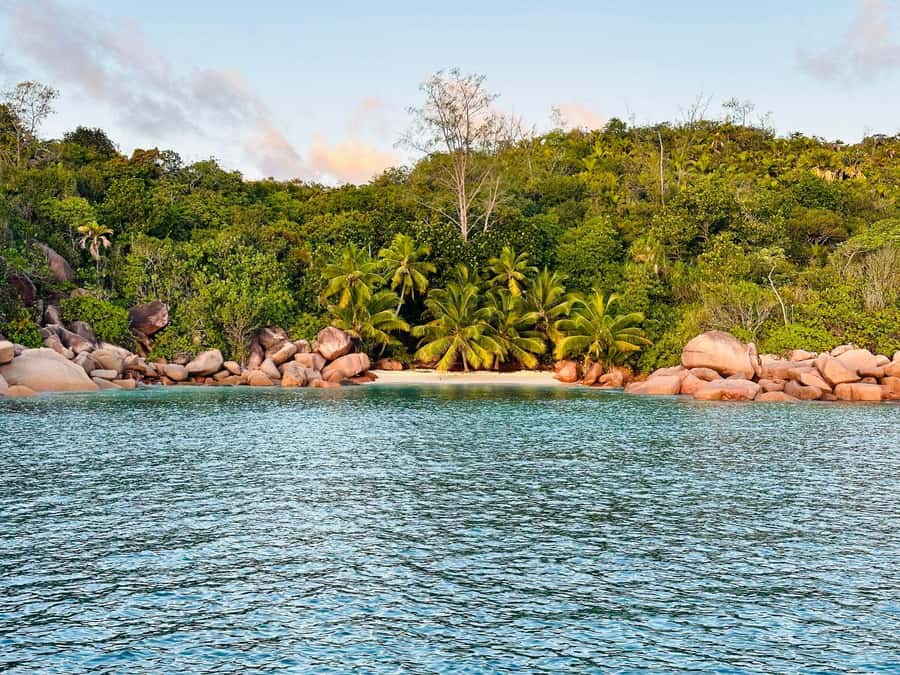 Praslin: Curieuse & St-Pierre Boat Adventure with Snorkeling - Beach Time and Food Choices, Including the Optional BBQ