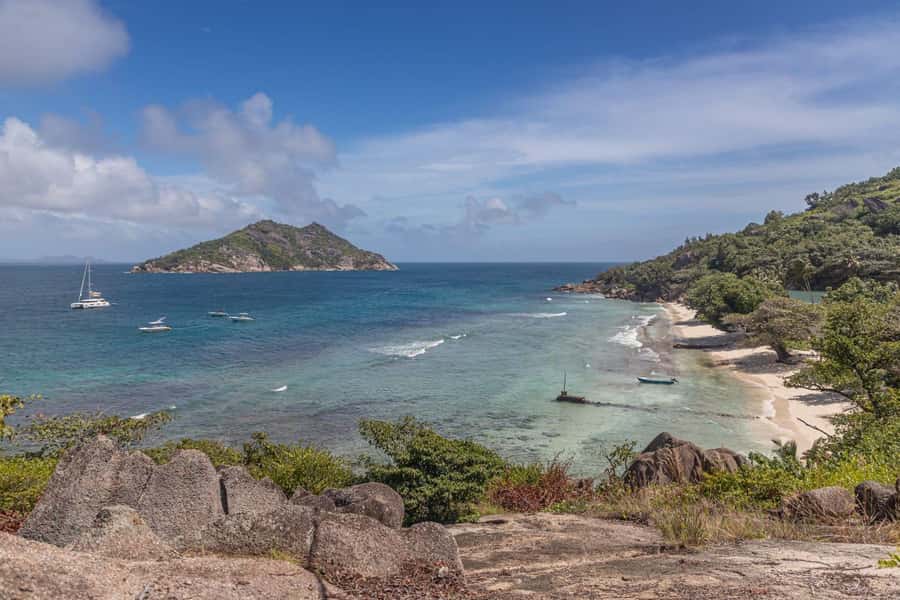 Praslin: Sister & Coco Island Full-Day Cruise and Creole BBQ - Sister Island: The Beach Stop That Usually Delivers