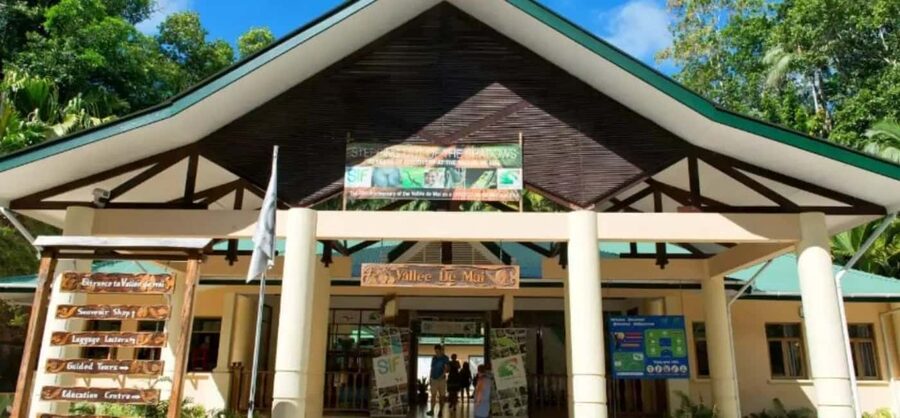 Praslin : Tour (Shared) - Vallee de Mai and Coco de Mer trail time