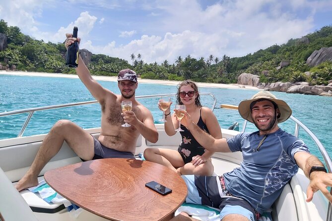 Private Seychelles Islands Tour by Boat with snacks & drinks - Food, drinks, and the comfort factor on a short outing