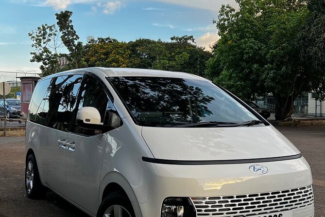 Private Transfer in Seychelles - Meet Ted at the Airport With a Name Sign