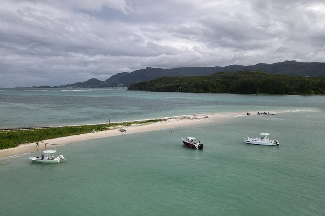 Reef Safari - Snorkeling, Fish Feeding & Lunch (Private Day Trip) - Sailing near Round Island, then back to Mahe