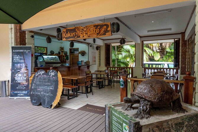 Vallee de Mai Tour (From Praslin) - Pickup, group size, and comfort: what to expect with up to 20 people