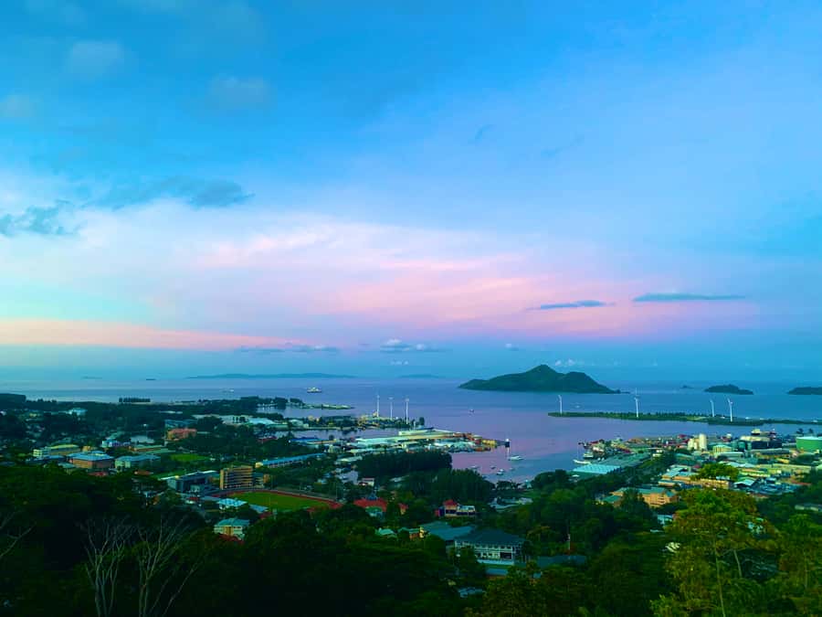 Victoria: Seychelles Mahe Island Tour - The guide factor: professionalism, history talk, and flexibility